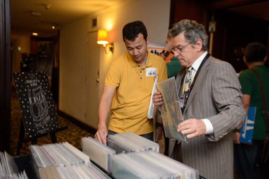 Michael Fremer buying LPs